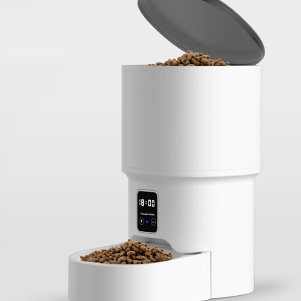 Automatic pet feeder or water fountain
