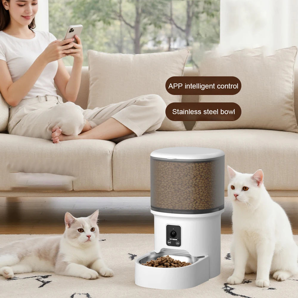 Automatic pet feeder or water fountain