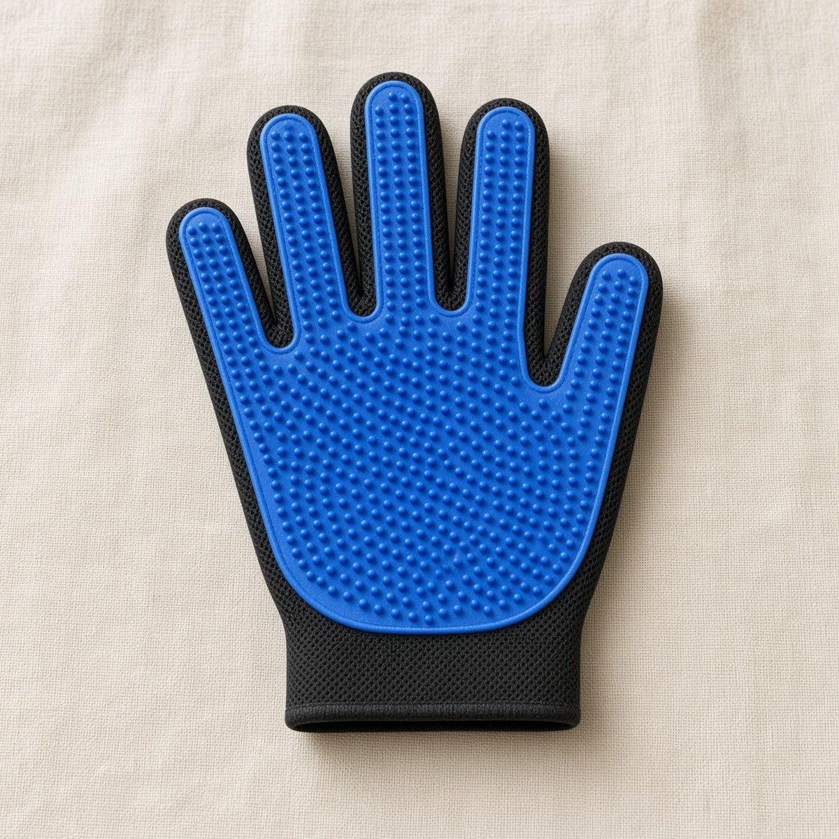 Deshedding Grooming Glove for dogs and cats